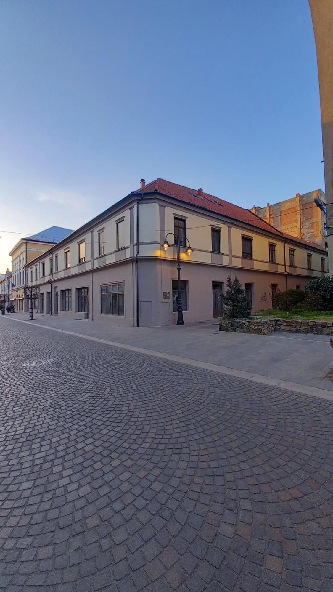 Luna Oradea Eksteriør bilde